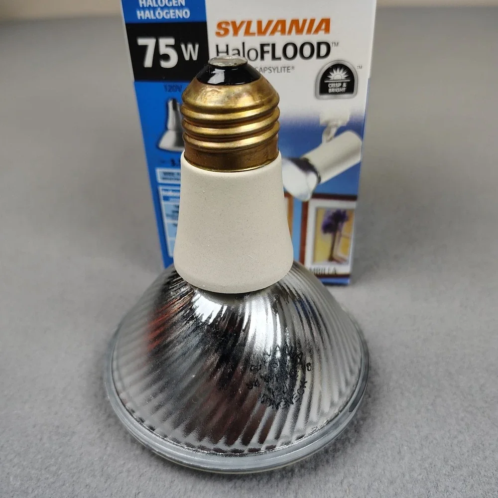Sylvania Halo Flood Par 30 Light Bulbs 75W 4 Pack 50⁰ Wide Indoor Outdoor 3.75